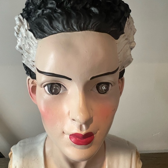 Bride of Frankenstein Bust Tabletop Decor 13” Tall - Picture 4 of 8